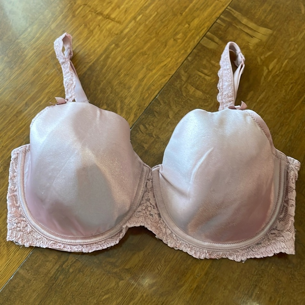 Lane Bryant Cacique satin lace underwire  bra 38DD